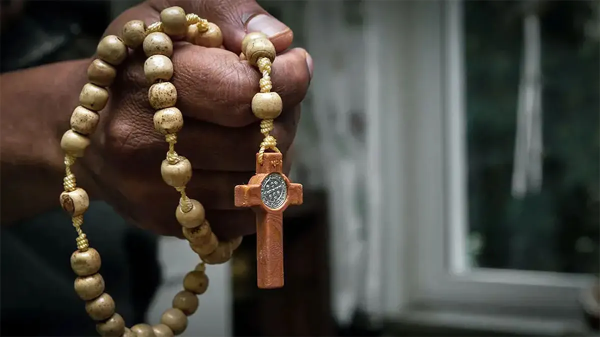 como rezar el rosario